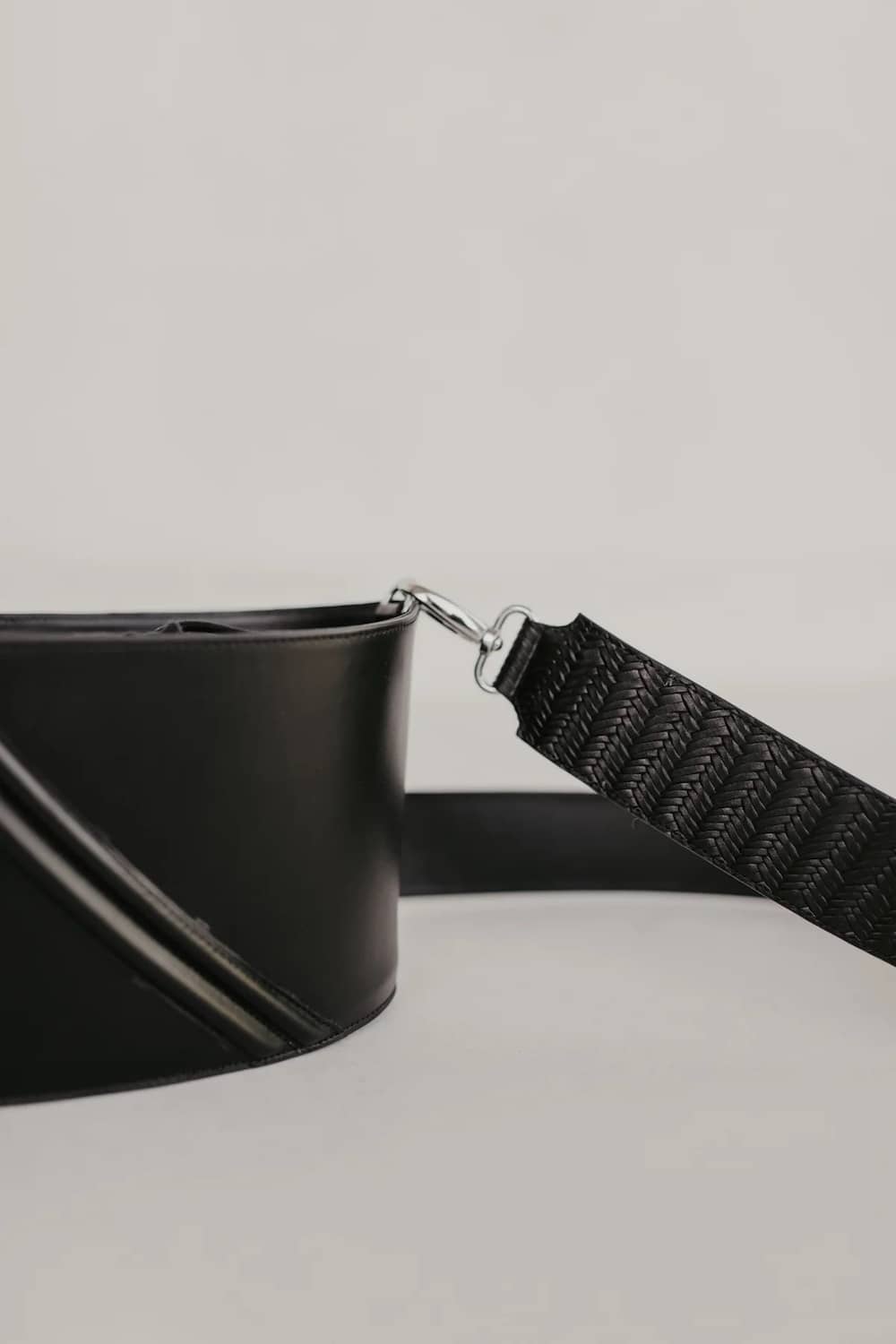 MiekeDierckx - BoatBag - BlackWovenStrap - 3
