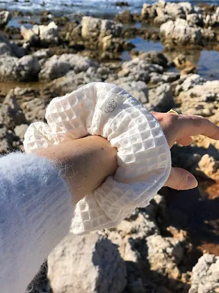 Cotton scrunchie (honeycomb)